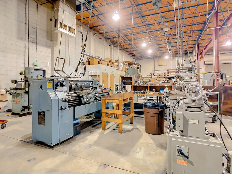 More Photos Of 11625 N 54th St, Clearwater Manufacturing For Sale