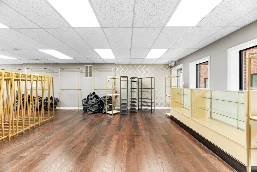More Photos Of 10351 Southern Maryland Blvd, Dunkirk Office For Sale