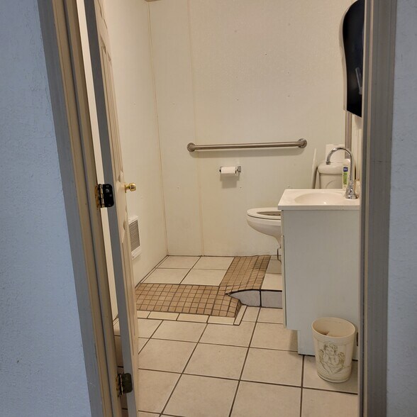 More Photos Of 21505 SE Renton Maple Valley Rd, Maple Valley Storefront Retail Office For Sale