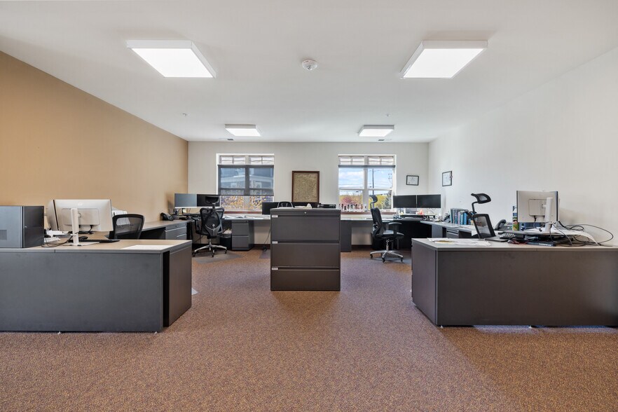 More Photos Of 122 Wisconsin St, West Bend Office For Lease