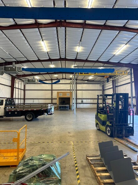 More Photos Of 3001 S Darla Ave, Gonzales Warehouse For Lease