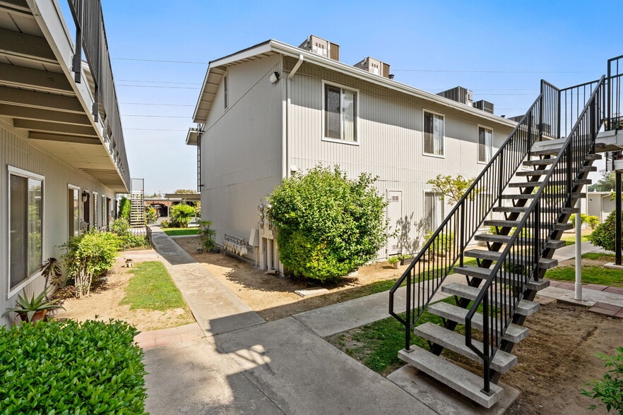 More Photos Of 125 E Dakota Ave, Fresno Apartments For Sale