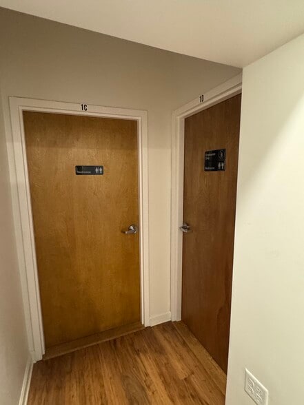 More Photos Of 719 E 10th St, Wilmington Office For Sale