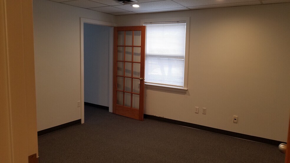 More Photos Of 16 Boston Post Rd, Wayland Office For Lease