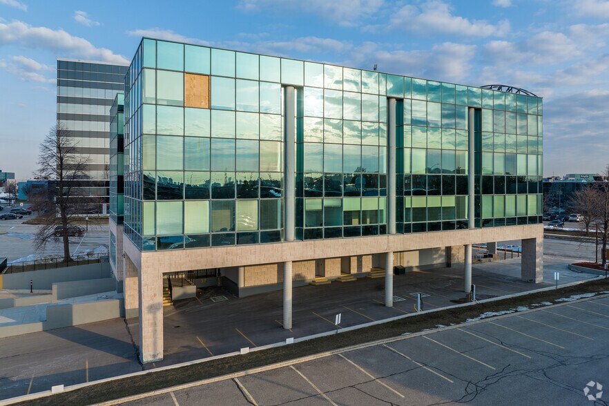 More Photos Of 5100 Orbitor Dr, Mississauga Medical For Lease