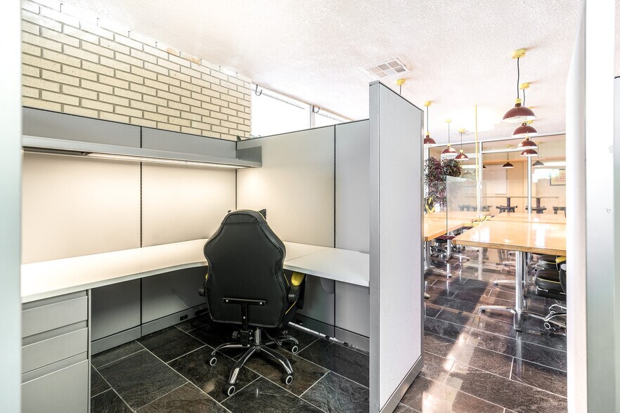 More Photos Of 622 Kempner, Galveston Loft Creative Space For Lease