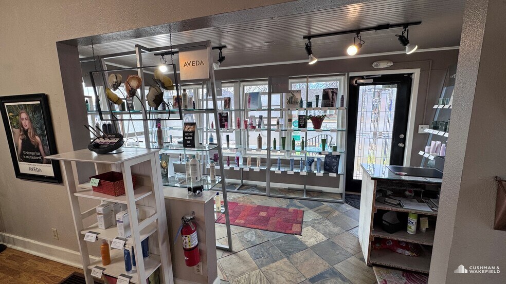 More Photos Of 612 Main St, Windsor General Retail For Sale