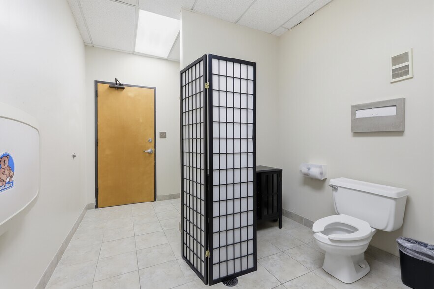 More Photos Of , Jacksonville Office For Sale