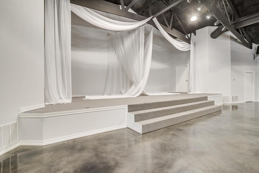 More Photos Of 1524 S Broadway St, Joshua Lodge Meeting Hall For Lease