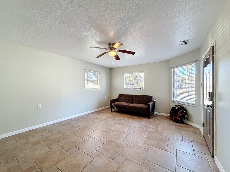 More Photos Of 421 NW 14th Pl, Crystal River Multifamily For Sale