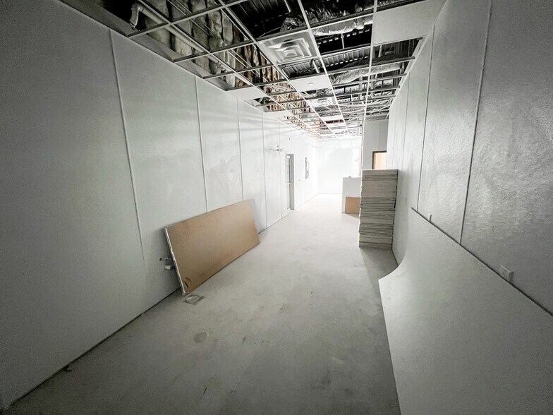 More Photos Of 6409 N Big Spring St, Midland Storefront For Sale