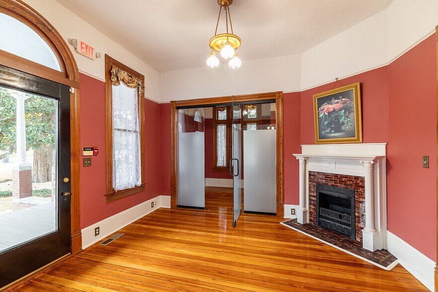 More Photos Of 892 Prince Ave, Athens Medical For Lease