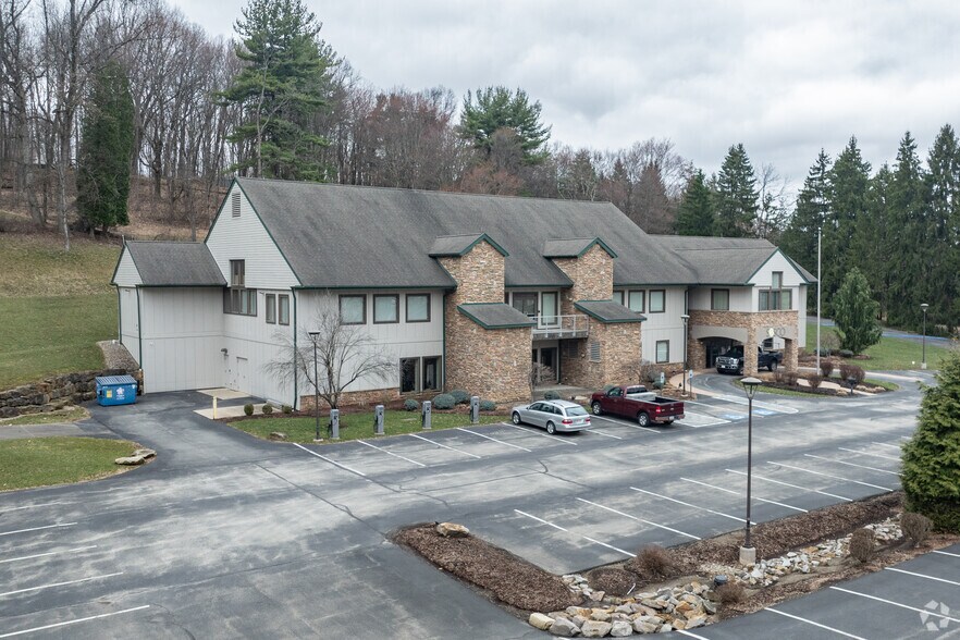 More Photos Of 220 Megawatt Ln, Greensburg Office For Sale