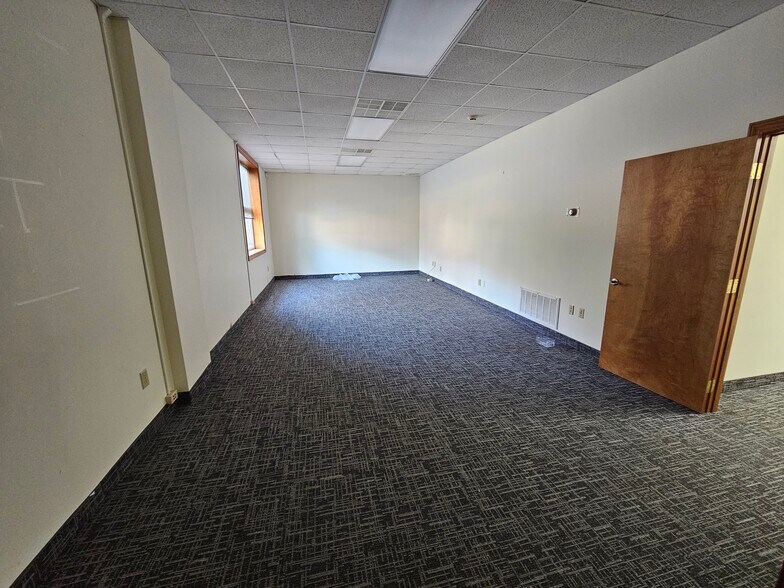 More Photos Of 150 N 2nd St, Hammonton Office For Sale