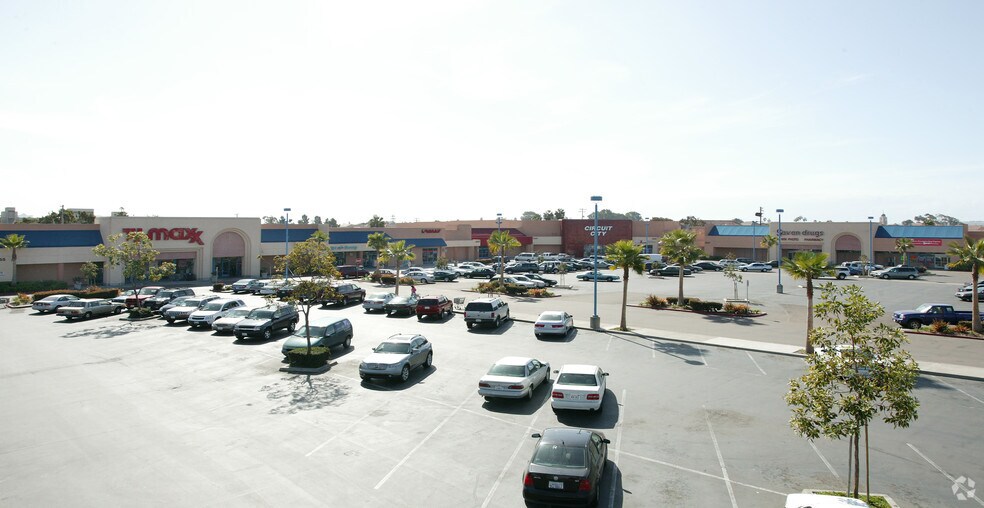 More Photos Of 3305-3381 Rosecrans St, San Diego Unknown For Lease