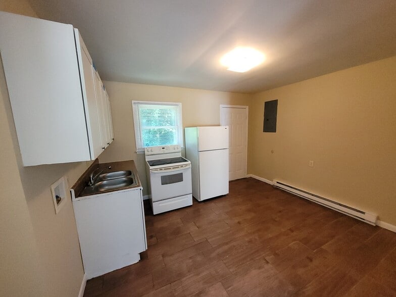 More Photos Of 400 Berryman St, Greensboro Apartments For Sale