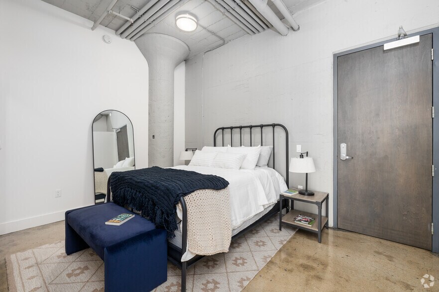 More Photos Of 217 E 8th St, Los Angeles Apartments For Lease