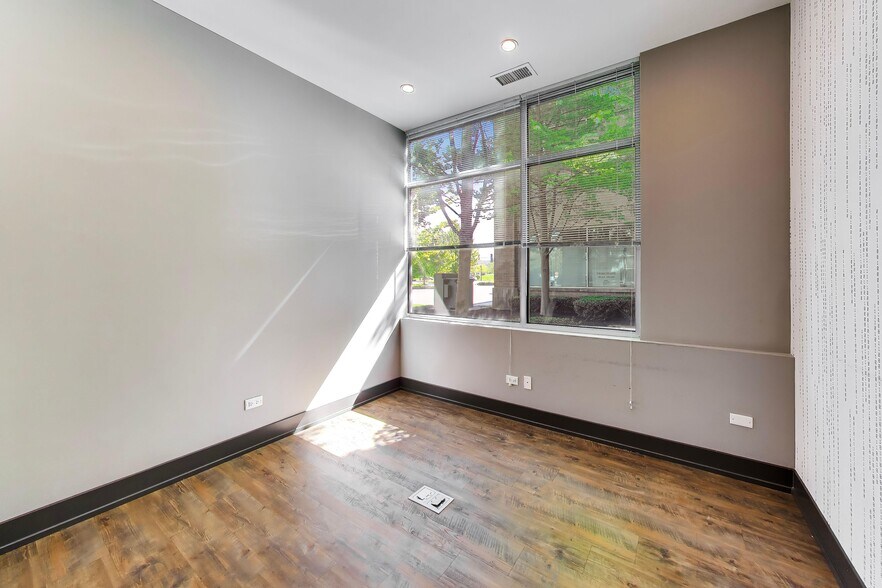 More Photos Of 2640 Patriot Blvd, Glenview Medical For Sale