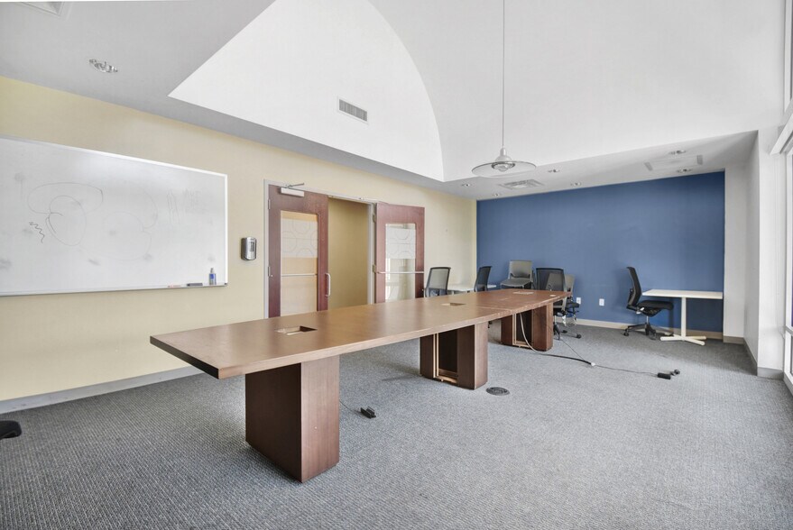 More Photos Of 9512 Sunbeam Center Dr, Jacksonville Office For Lease