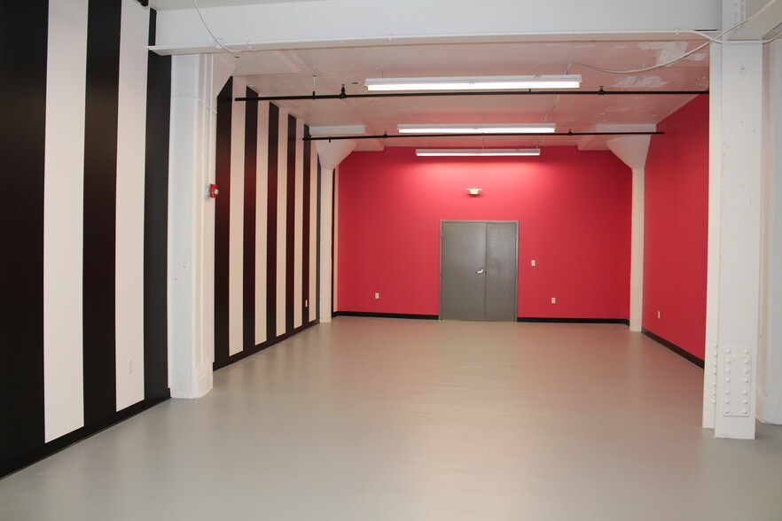 More Photos Of 201 N Braddock Ave, Pittsburgh Light Manufacturing For Lease