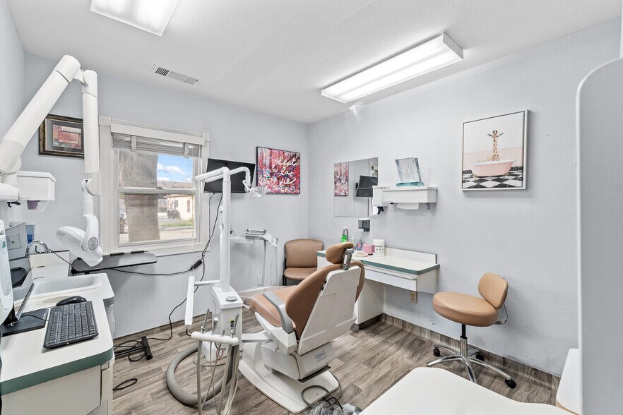 More Photos Of 235 W Noble Ave, Visalia Medical For Sale