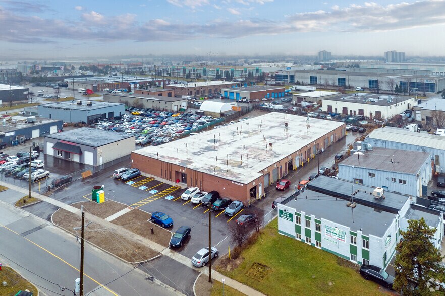More Photos Of 21 Hale Rd, Brampton Warehouse For Sale