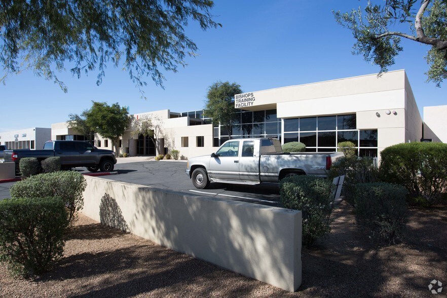 More Photos Of 7750 E Gelding Dr, Scottsdale Warehouse For Lease