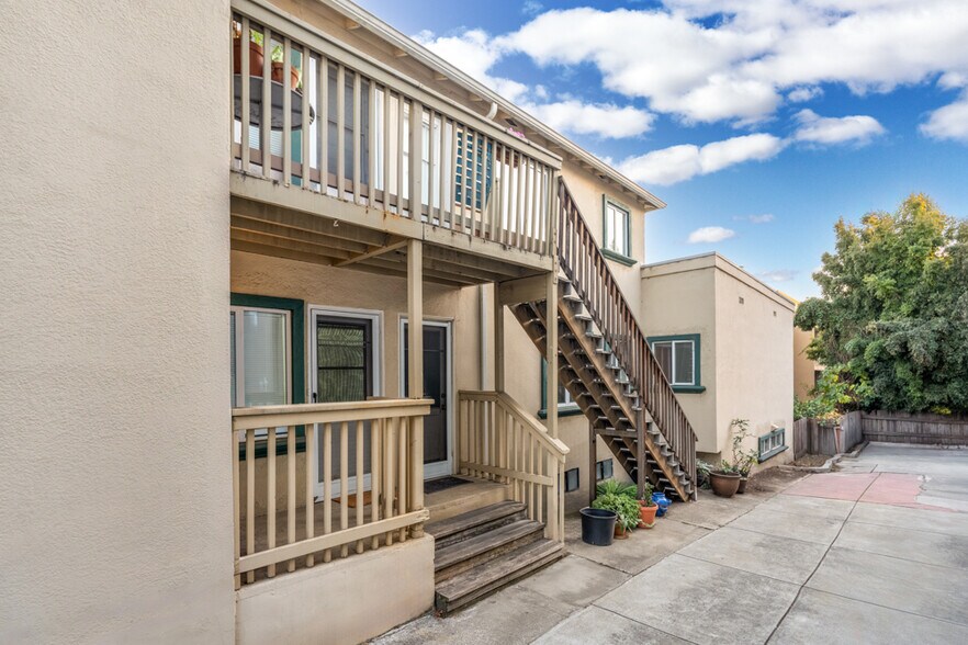 More Photos Of 539 Mandana Blvd, Oakland Apartments For Sale