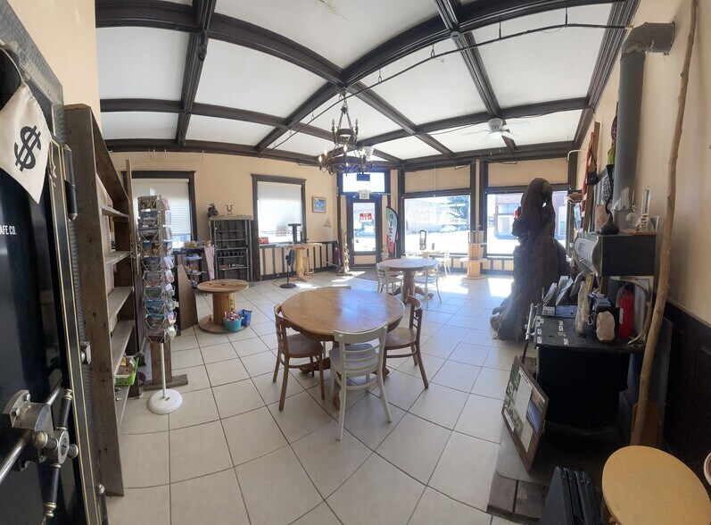 More Photos Of 402 Main St, Antonito Hotel For Lease