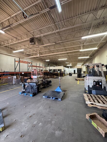 More Photos Of 8716 SE 15th St, Oklahoma City Distribution For Sale