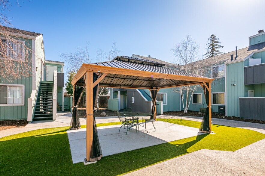 More Photos Of 5000 El Camino Ave, Carmichael Apartments For Sale