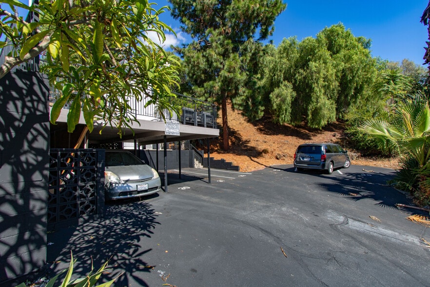 More Photos Of 200 S Avenue 59, Los Angeles Apartments For Sale