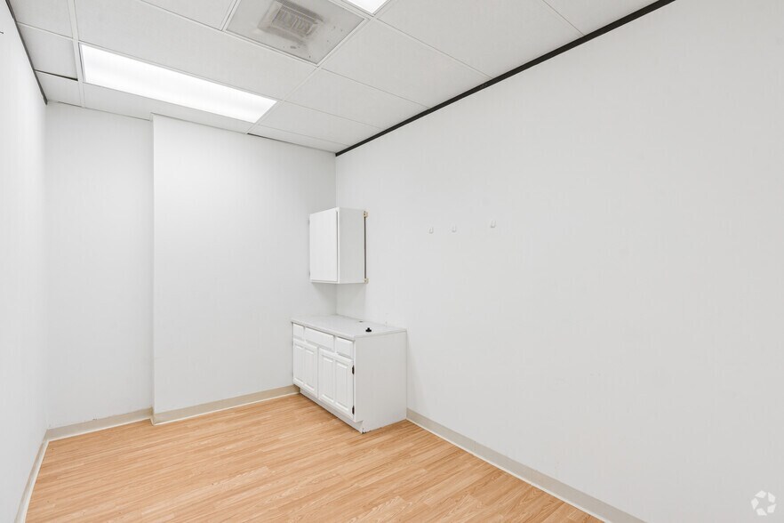 More Photos Of 8240 Antoine Dr, Houston Medical For Sale