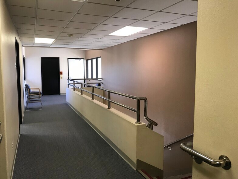 More Photos Of 1011 E Devonshire Ave, Hemet Office For Sale