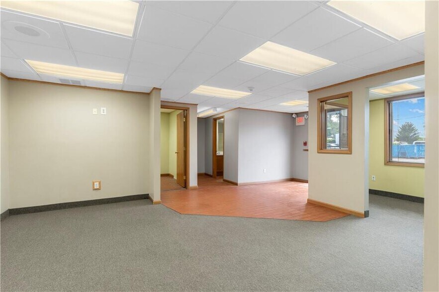 More Photos Of 63 Bleachery Ct, Warwick Distribution For Sale