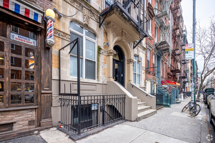 More Photos Of 348 E 9th St, New York Apartments For Lease