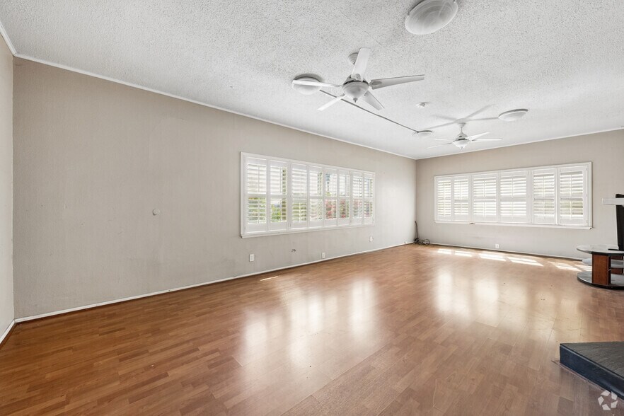 More Photos Of 412 N San Gabriel Ave, Azusa Daycare Center For Lease