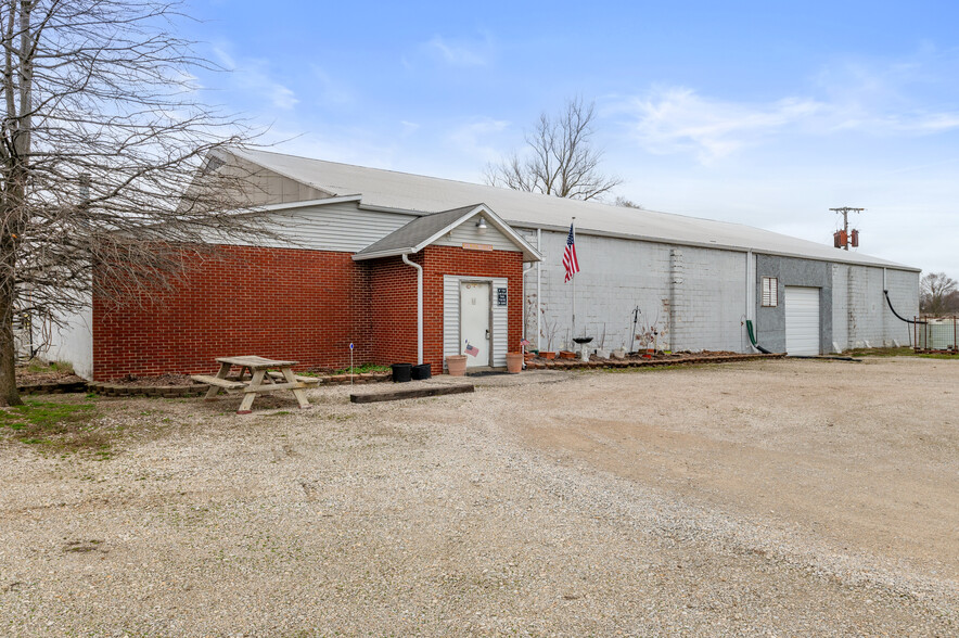 Primary Photo Of 1600 W Water St, Hartford City Light Manufacturing For Sale