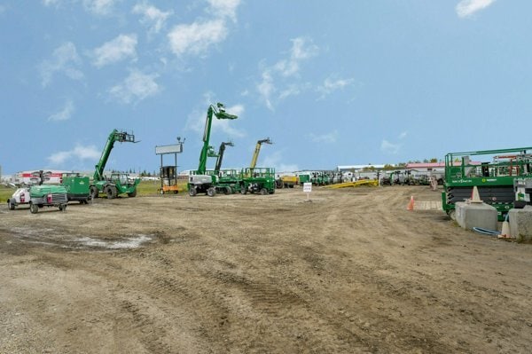 More Photos Of 30 Industrial Dr, Sylvan Lake Service For Sale