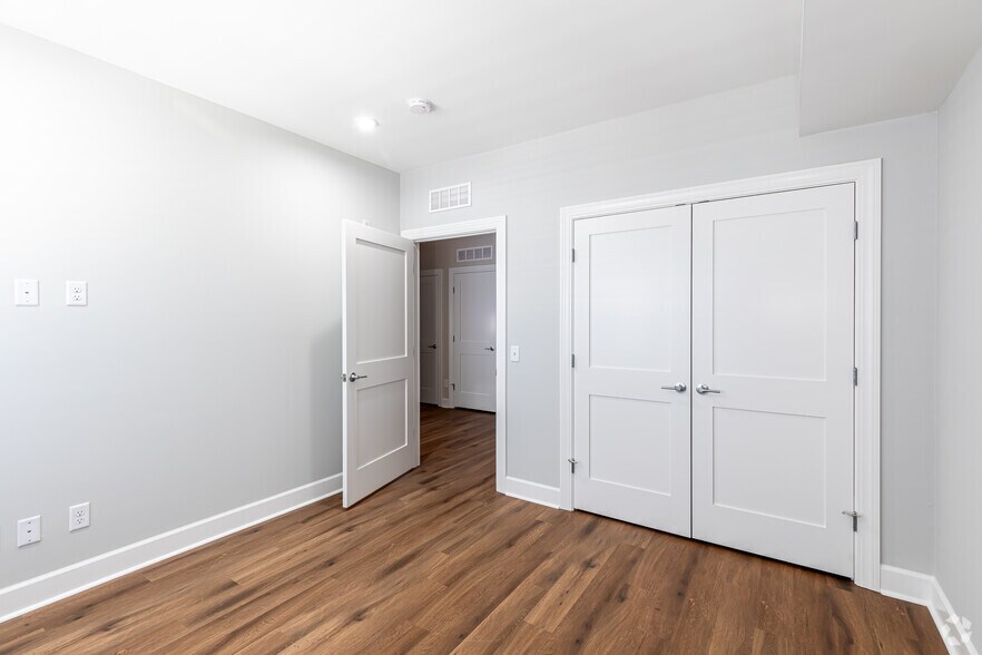 More Photos Of 800 Federal Rd, Brookfield Apartments For Lease