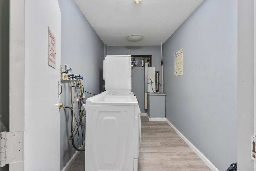 More Photos Of 36 Huntington St, Hartford Apartments For Sale