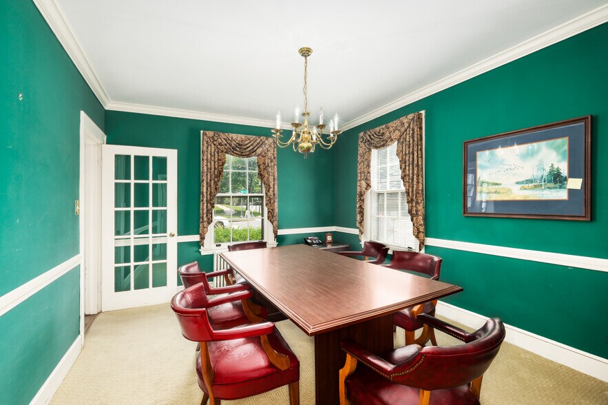 More Photos Of 301 Park Ave, Falls Church Office For Lease