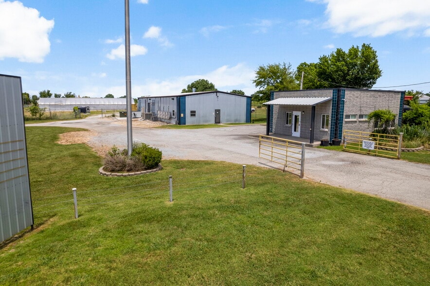 Primary Photo Of 64050 E 290 Rd, Grove Warehouse For Sale