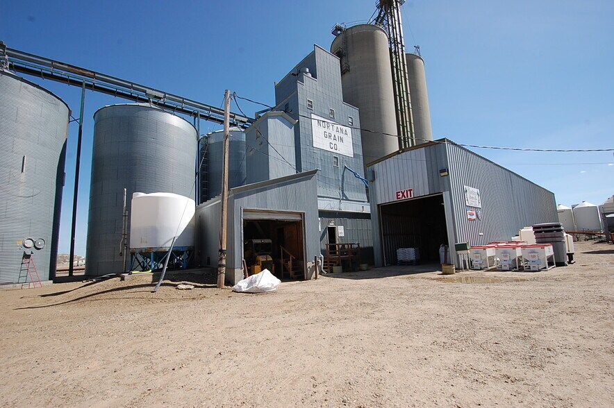 More Photos Of 415 9th Ave NE, Sidney Distribution For Sale