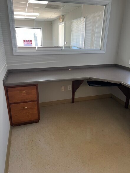 More Photos Of 651 W Broad St, Athens Office For Lease