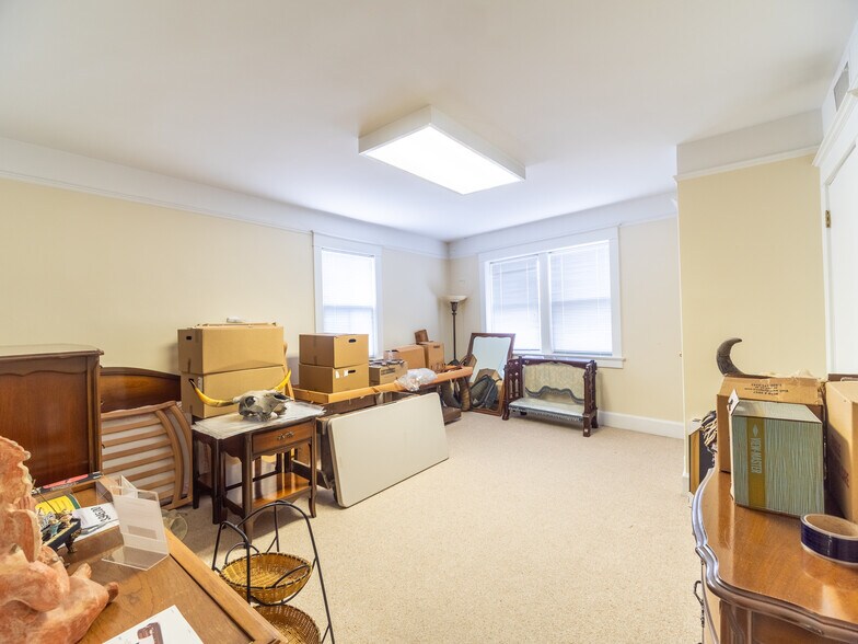More Photos Of 121 Regent St, Port Chester Funeral Home For Sale