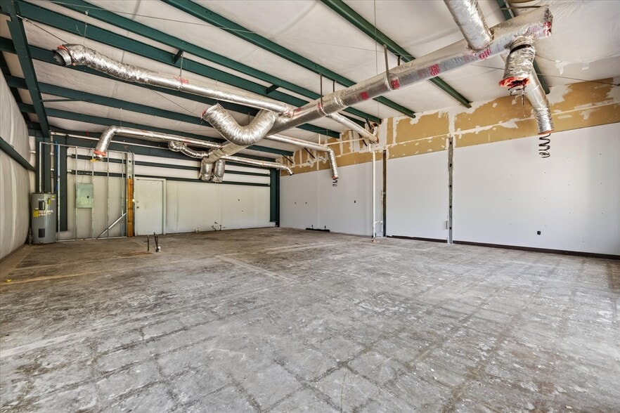 More Photos Of 2143a-2145 Old Ashland City Rd, Clarksville Freestanding For Lease