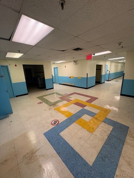 More Photos Of 33 Somers St, Brooklyn Schools For Lease