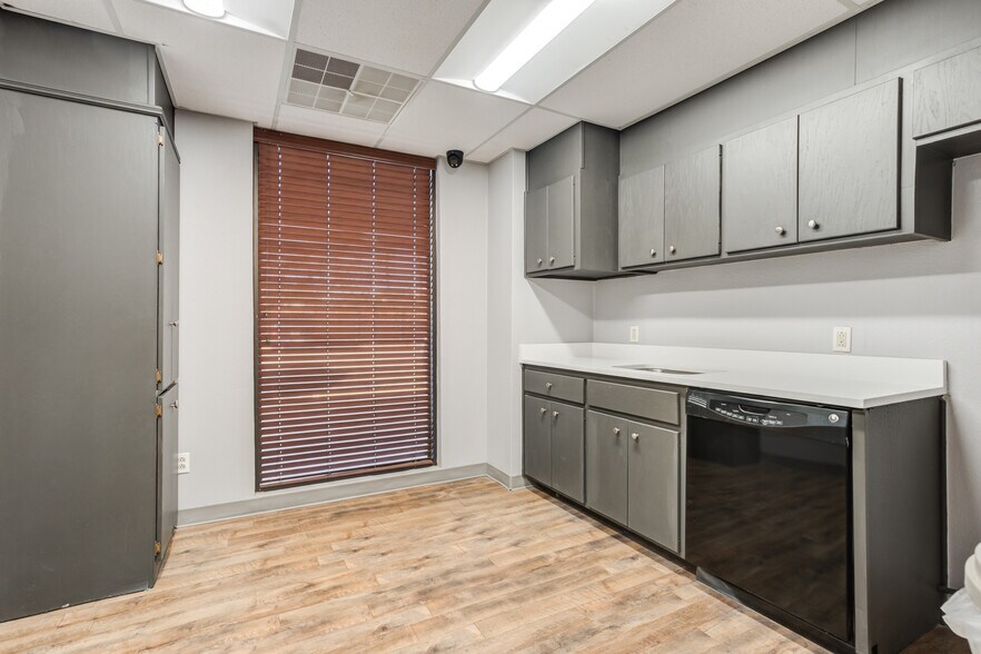 More Photos Of 3508 22nd Pl, Lubbock Medical For Sale