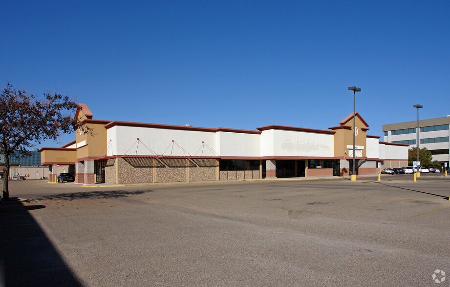 More Photos Of 6524- Slide Rd, Lubbock Unknown For Lease